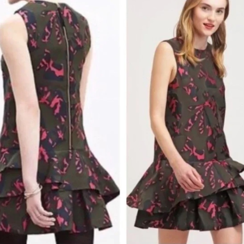 Banana Republic drop waist jigsaw dress.  
Size 0